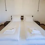 Хотел Лещен