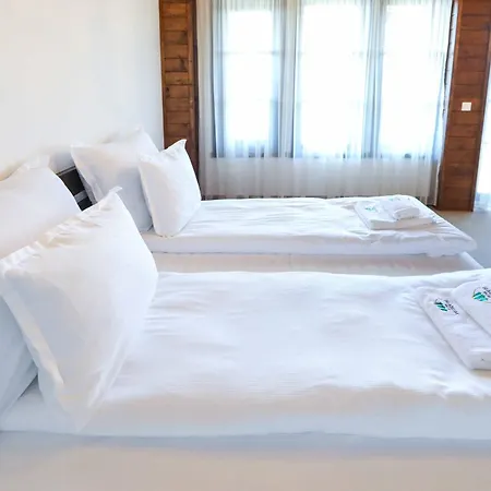 Hotel Leshten Leshten
