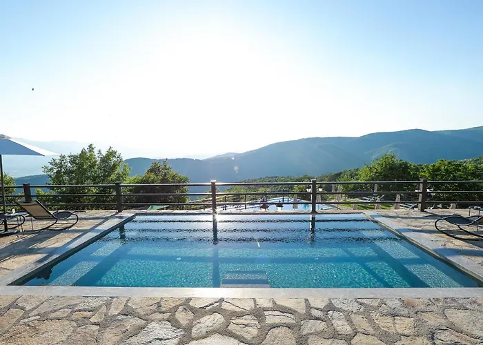 Hotel Leshten Leshten