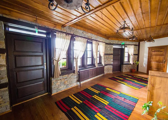 Hotel Leshten Hotel *